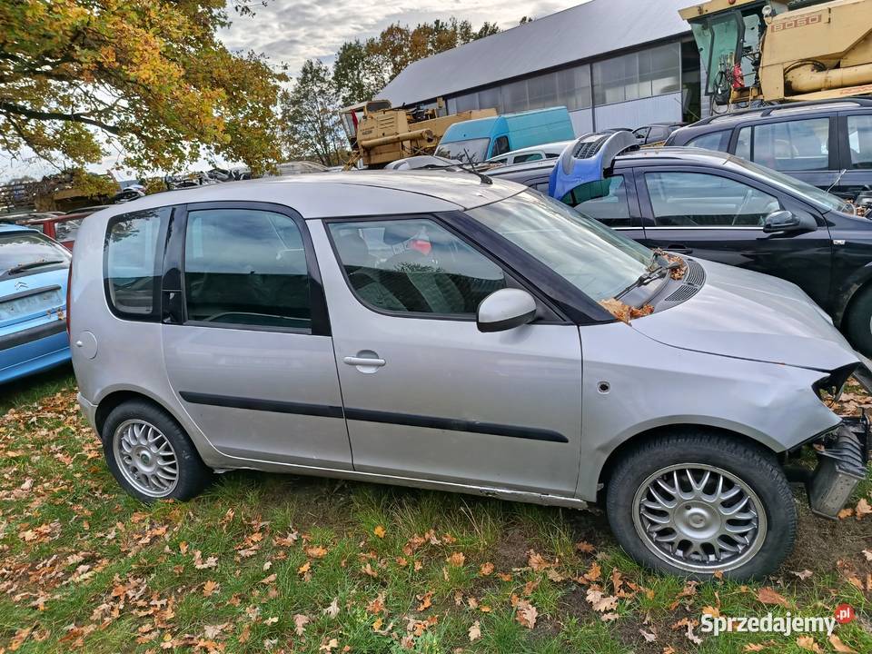 Skoda Roomster 14 51 kW 2007 r dawca części Szklarka Myślniewska
