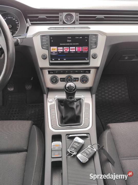 Volkswagen Passat kombi 2017 benzyna 180 Kościan