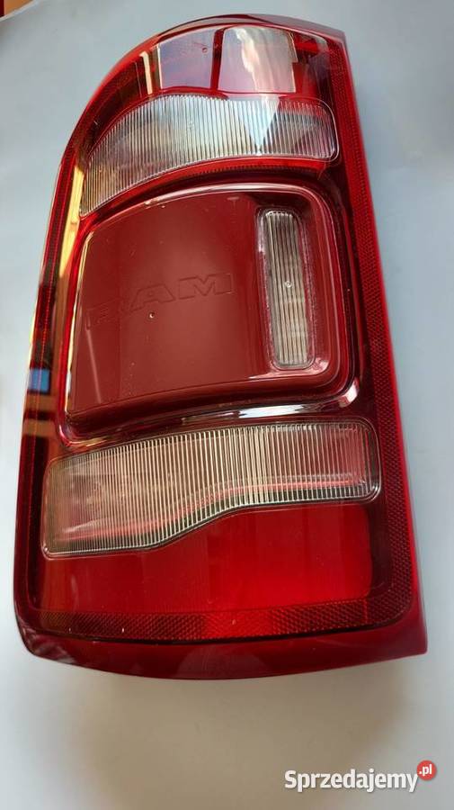 DODGE RAM 1500 2019 2024 LAMPA TYŁ LEWA POD BSM osobowe