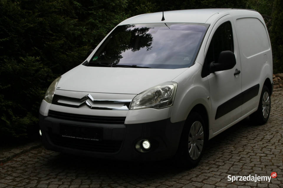 Citroen Berlingo Benzyna 120 Niski przebieg 103 wspomaganie kierownicy Lubań