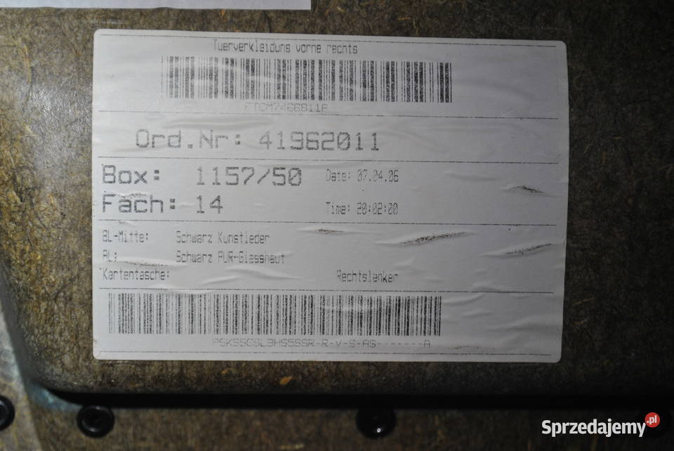 Poszycie drzwi prawy przód BMW E60 E61 CZARNA tapicerki samochodowe Poręba