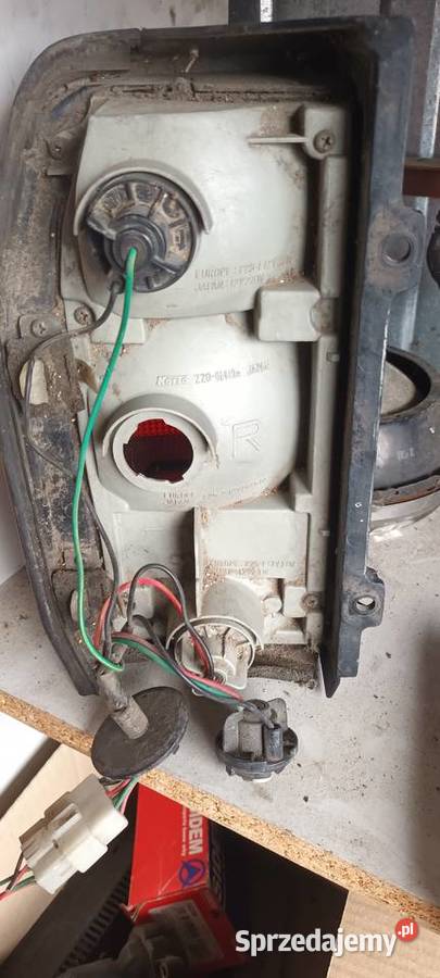 Mazda Bongo lampa prawa tył wysyłka aktualne Warszawa