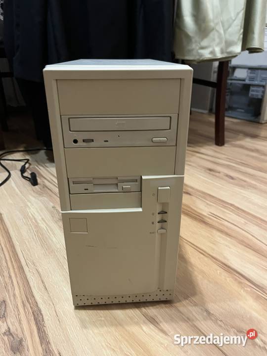 Zabytkowy komputer PC AT Pentium II 233MHz Brzana