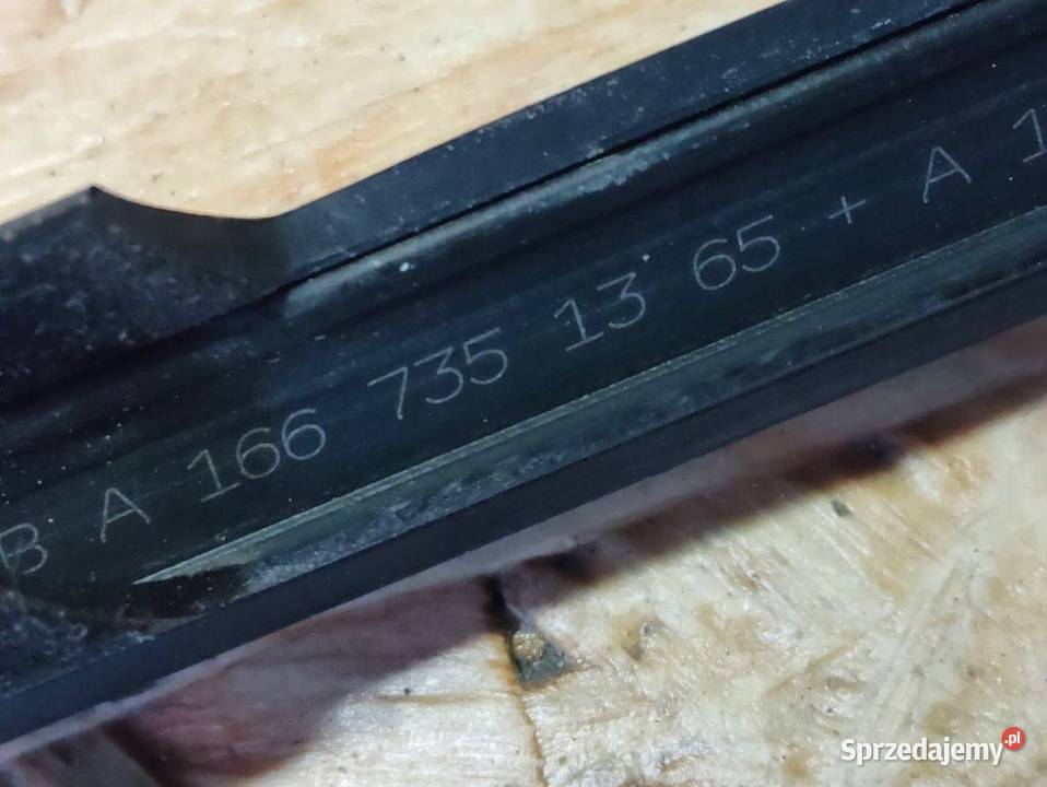 Listwa Zgarniająca Drzwi Lewy Tył Mercedes GL X sprzedam