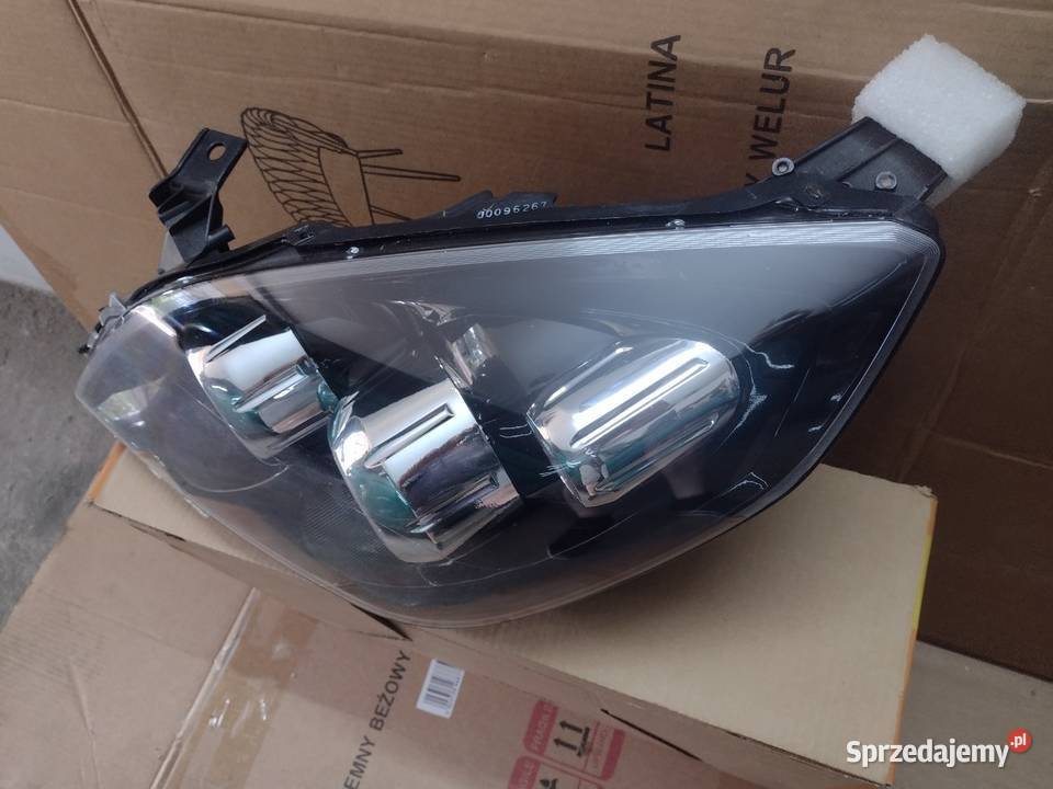 Lampa przód Vectra C Nowa Nie Używana