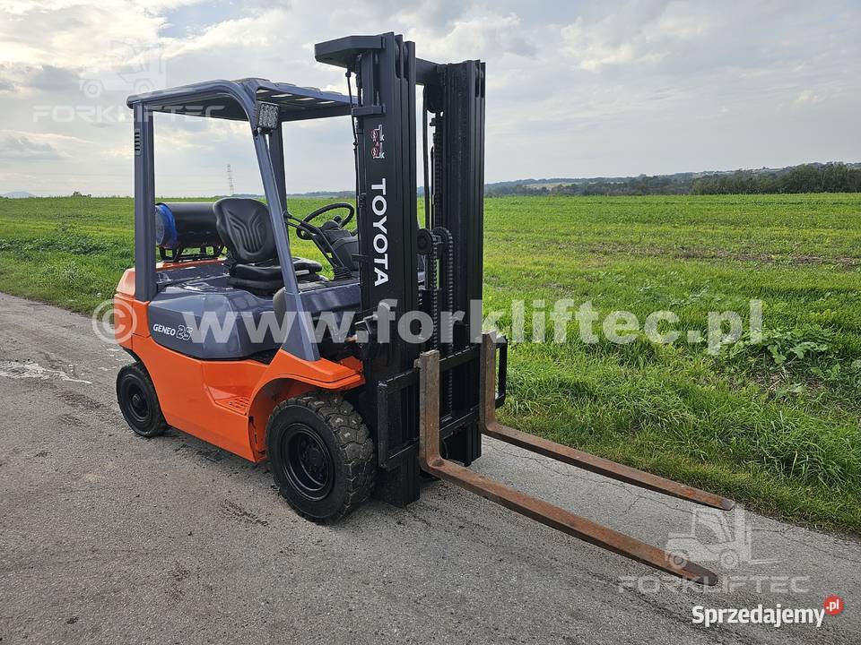 Wózek widłowy TOYOTA 7FGF25 triplex przesuw regulowane widły Lędziny sprzedam