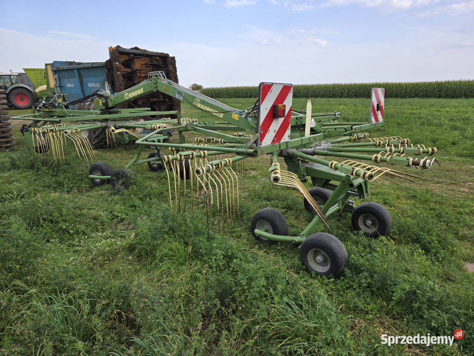 Zgrabiarka dwukaruzelowa KRONE Swadro 71026T Baliki