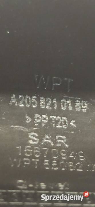 MERCEDES W205 OSŁONA ZAWIASU KLAPY PRAWA
