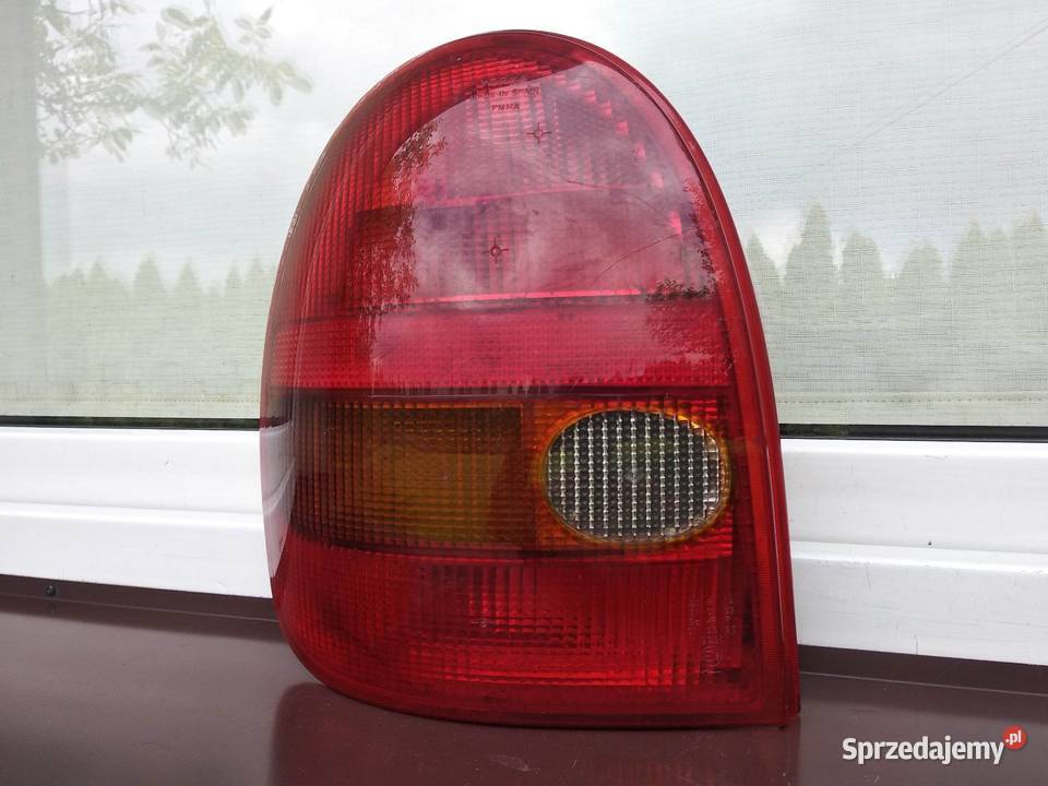 Opel Corsa B 3D lampa tył tylna lewa wkład