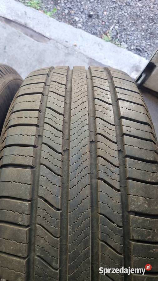 Opony Michelin Defender2 24560 18 24r