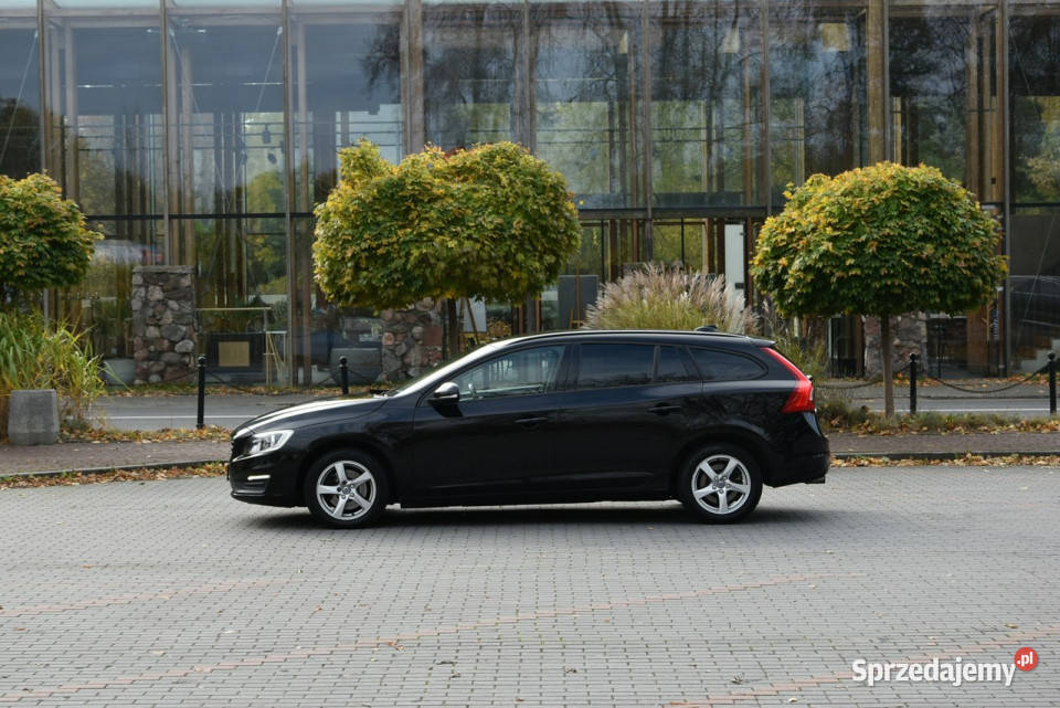 Volvo V60 20d 120 Manual 2015r LED NAVi TEMPOMAT elektrochrom. lusterko wst. Kampinos