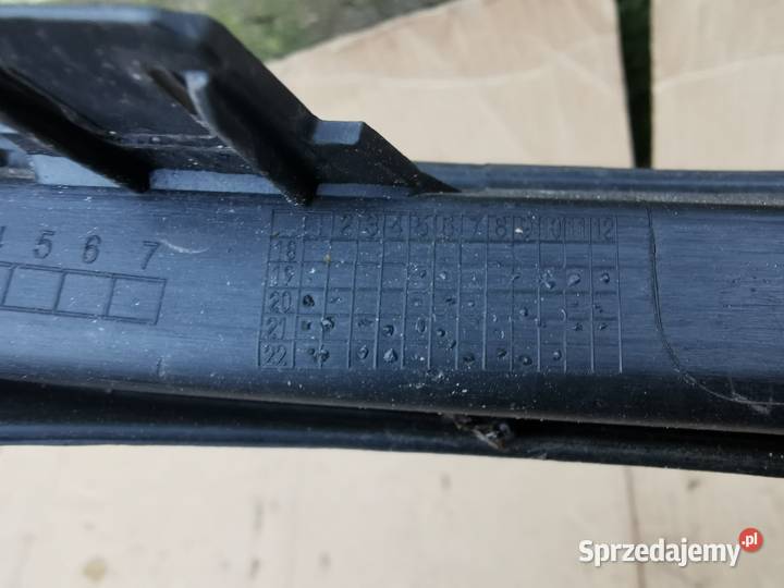 Środkowa kratka zderzaka przód Yaris 4 IV 19 osobowe Pozostałe wielkopolskie Sieraków