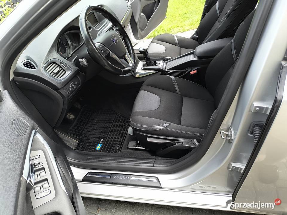Volvo V40 Mometum 2015r immobilizer sprzedam
