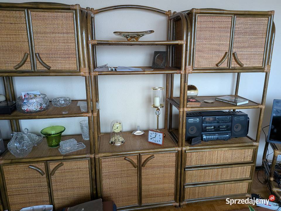 Sprzedam rattanową meblościankę Piękny mebel w Meble do salonu