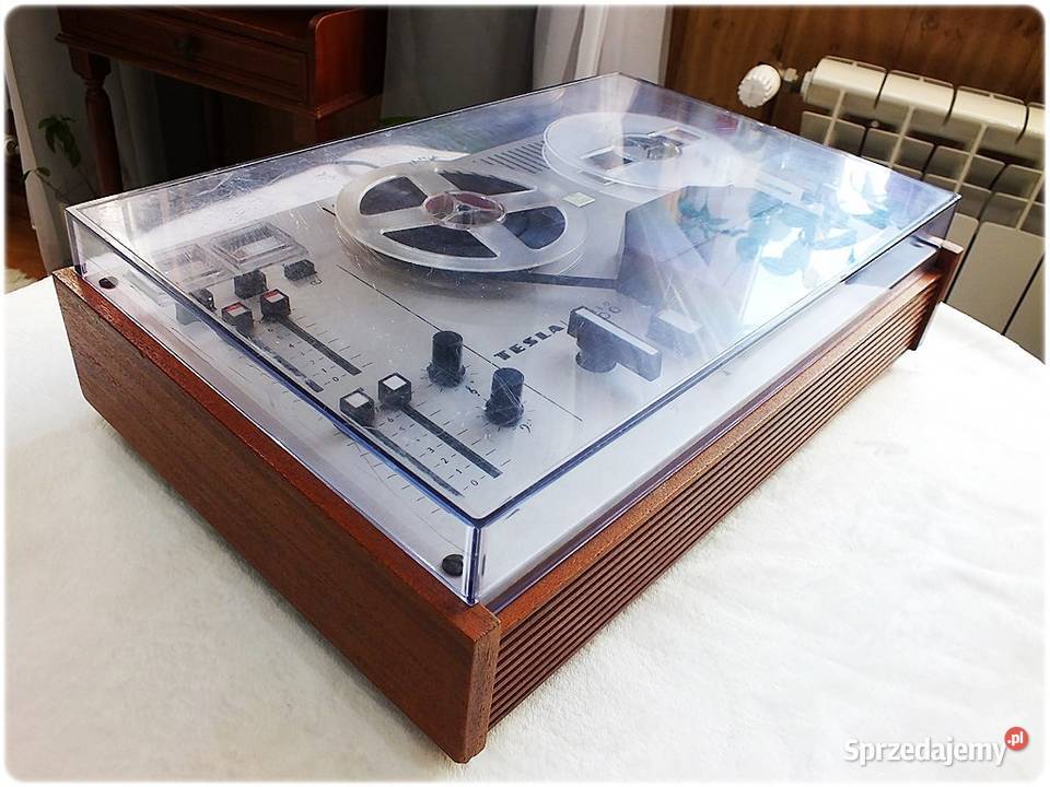 Magnetofon szpulowy TESLA B100 STEREO W pełni