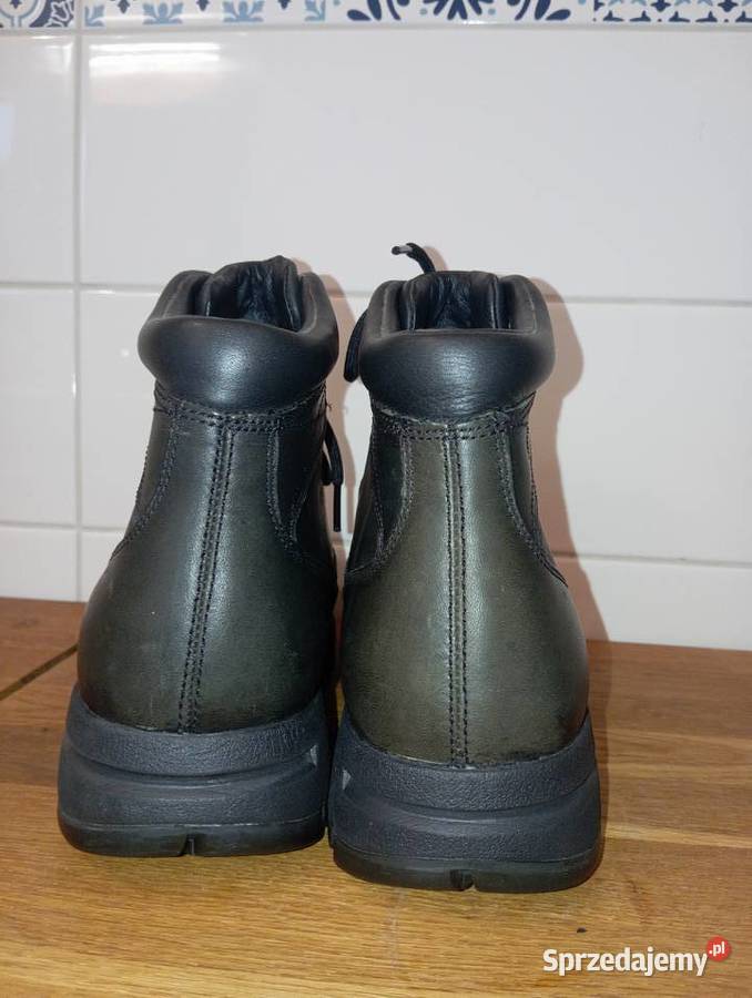 Nike Mandara nie Manoa nowe skóra czarne rozmiar 28cm