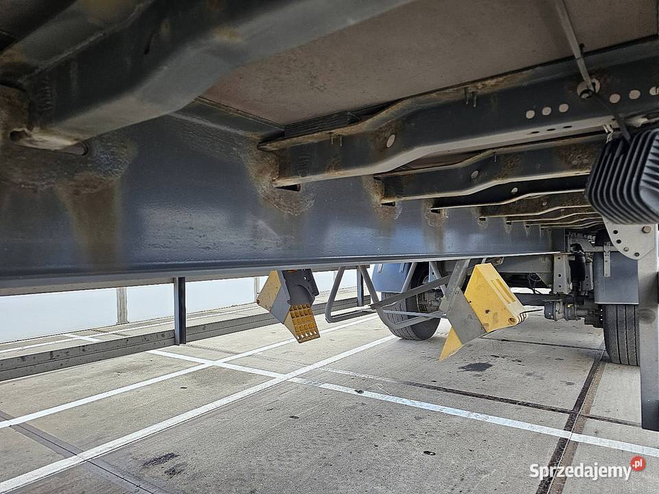 Weka 2 AXLE CLOSED BOX STEER AXLE 3T LIFT