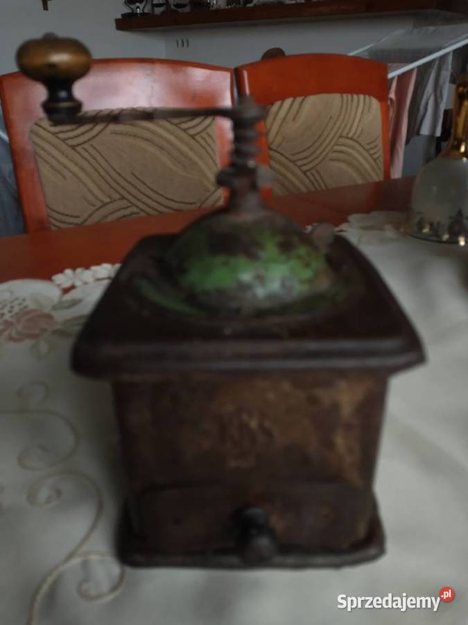 Metalowodrewniany ręczny młynek stary wielkopolskie Krotoszyn