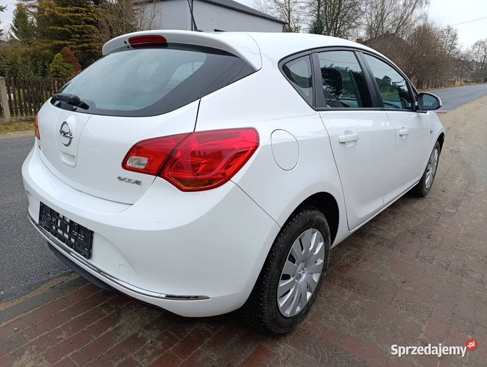 Opel Astra J 14 benzyna 87 2013r lifcie