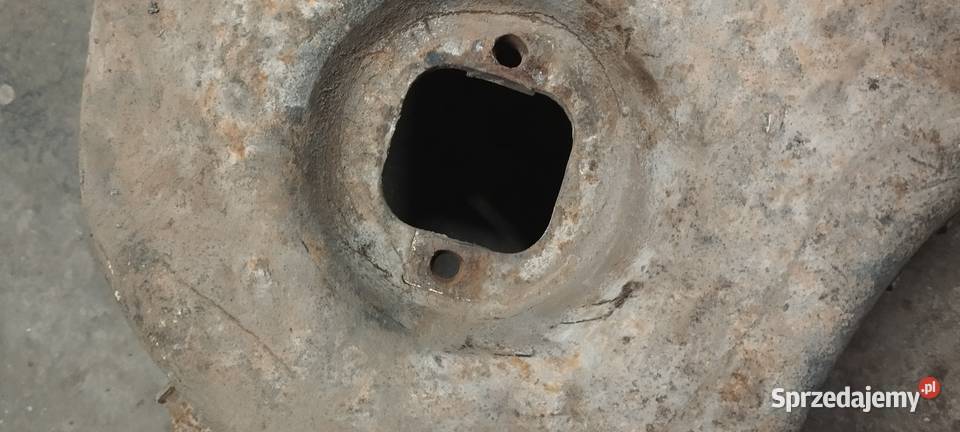 Prawy wahacz Mercedes w 123