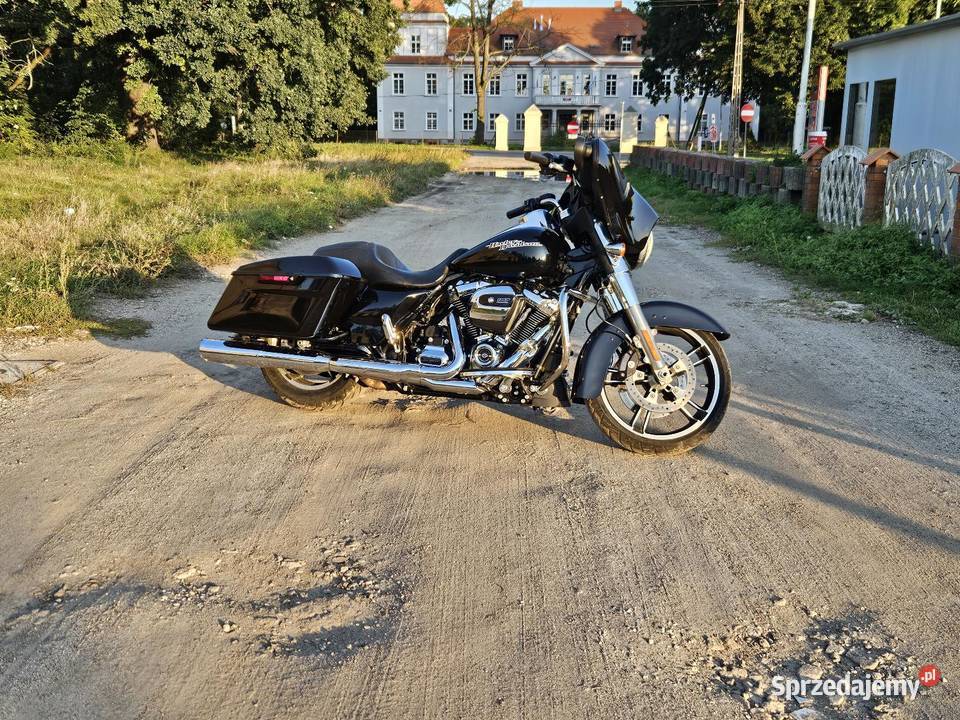 Harley Davidson FLHX Street Glide 2019r 28000 Bucz