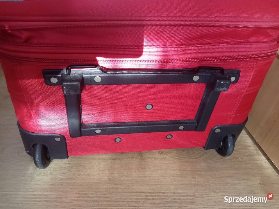 walizka podróżna na kółkach