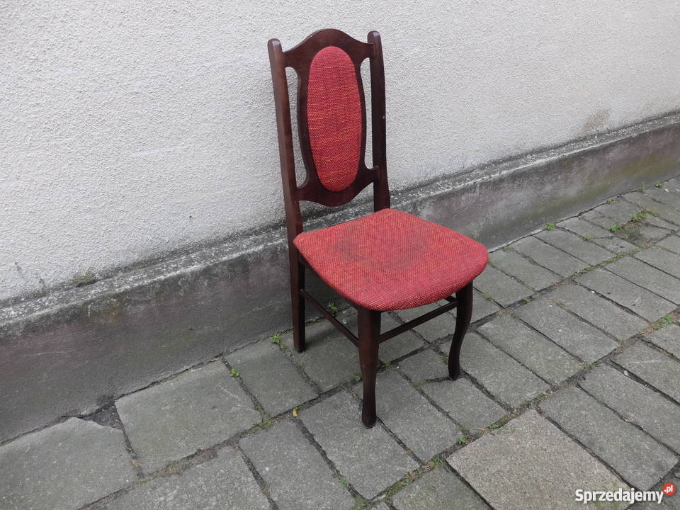 Porządne krzesło w czerwonym obiciu 311