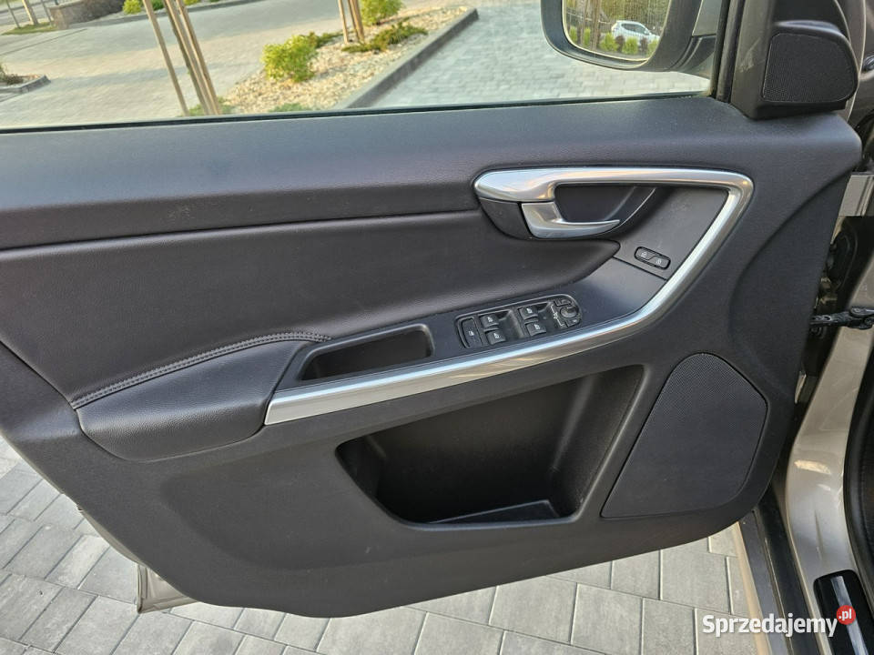 Volvo XC 60 20D 5 Cylindrów Skóry Navi Serwis I Zagnańsk