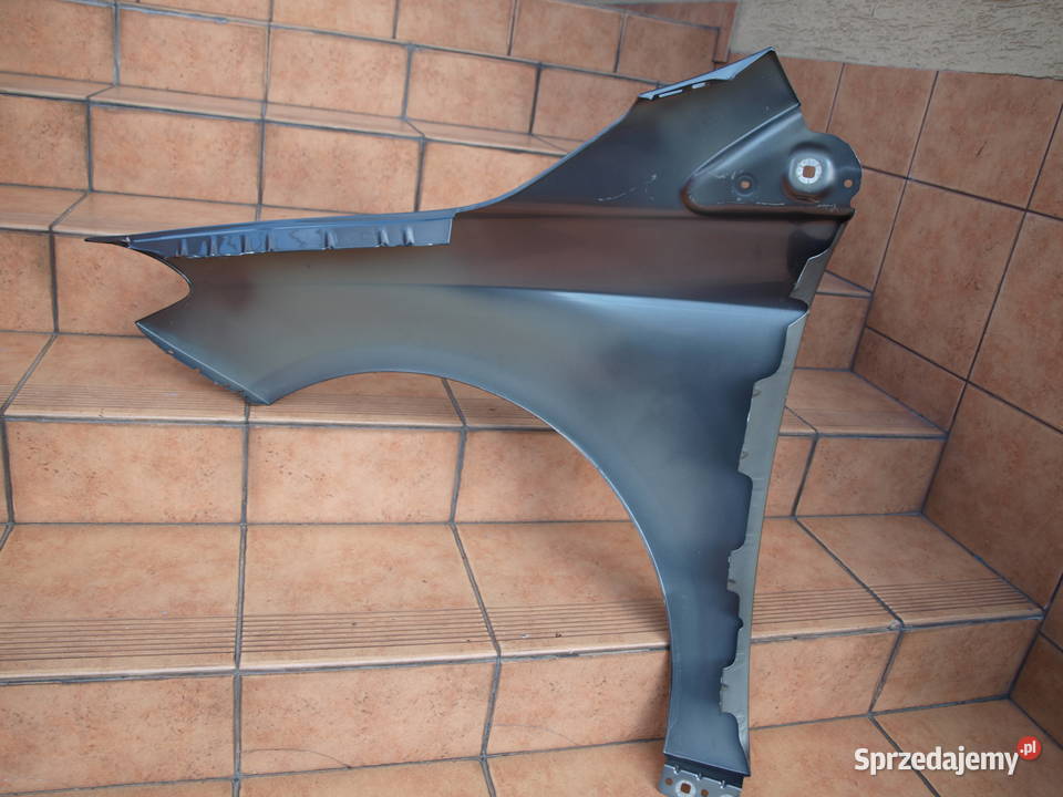 Mercedes B klasa W246 błotnik prawy przód 2012 Kalisz