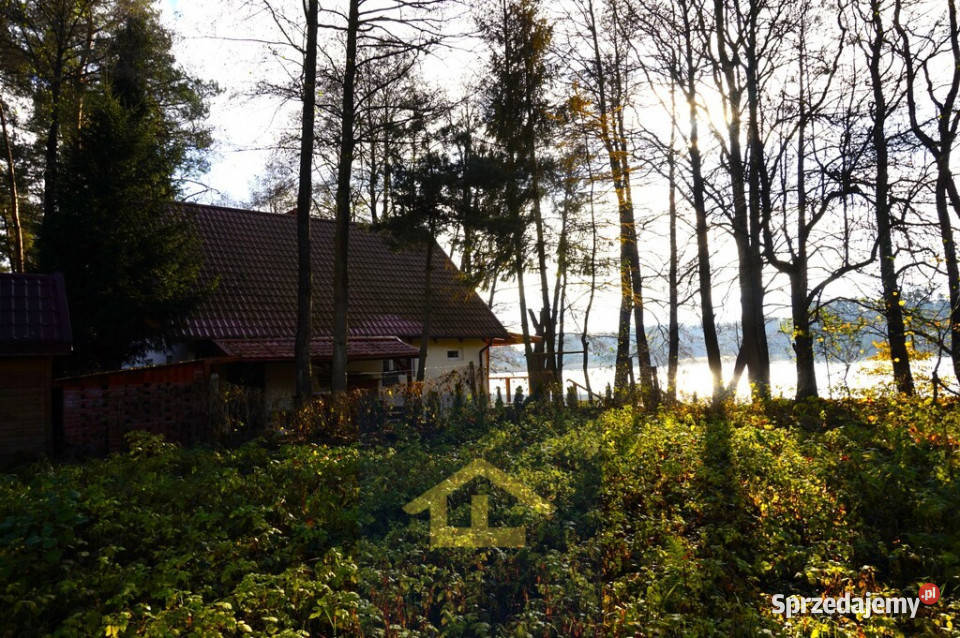 Działka z linią brzegową jeziora