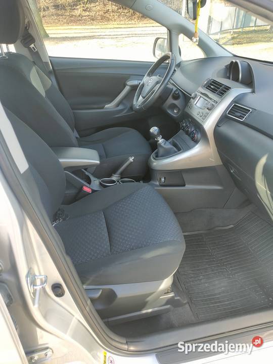 Toyota Verso 16 132 benzyna 7os Zamiana śląskie