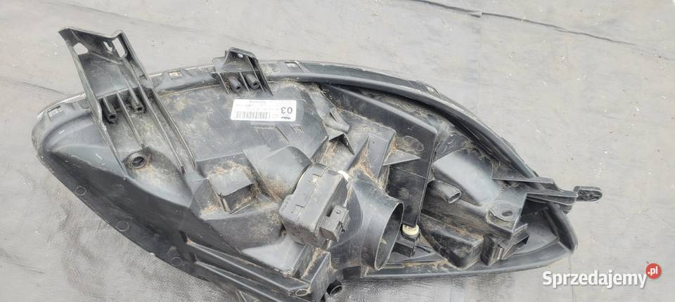 TOYOTA YARIS II REFLEKTOR PRAWY LAMPA PRAWA osobowe Ruda Śląska