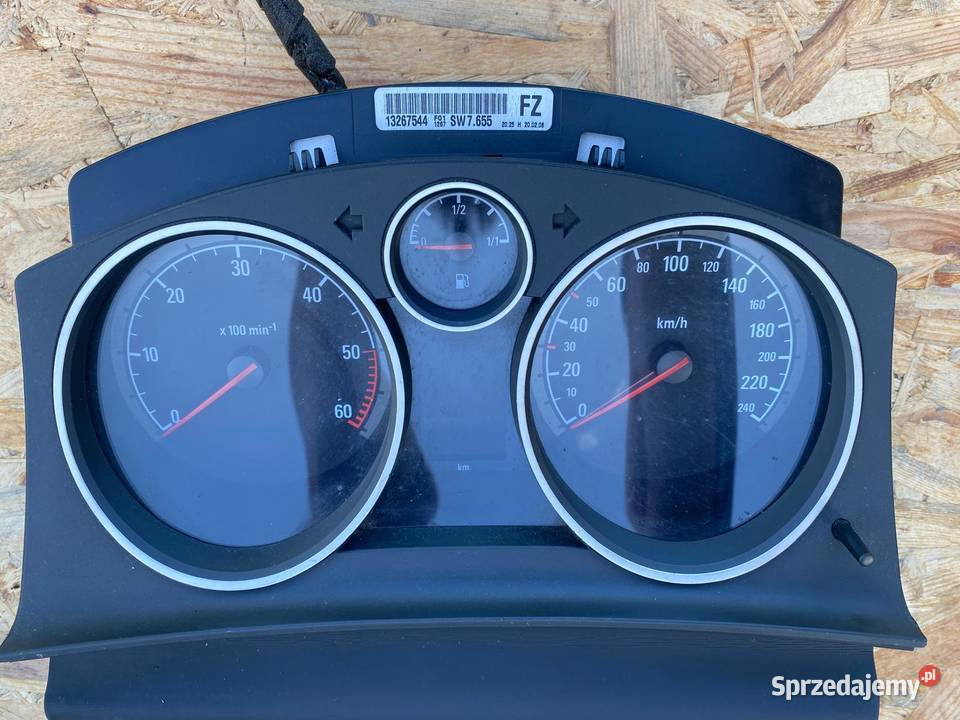 Licznik prędkościomierz zegary Opel Astra H 17 śląskie Piekary Śląskie