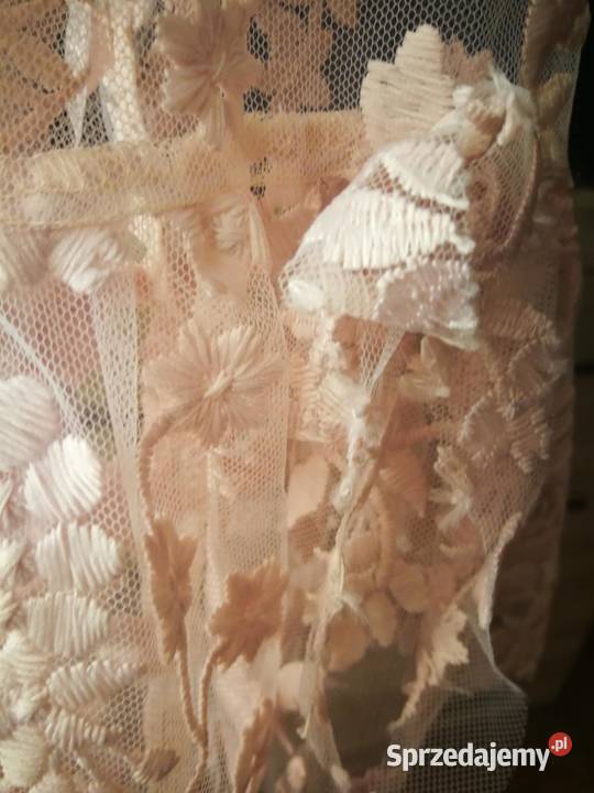 Koronkowa pudrowa sukienka Koronkowa  Zielonki