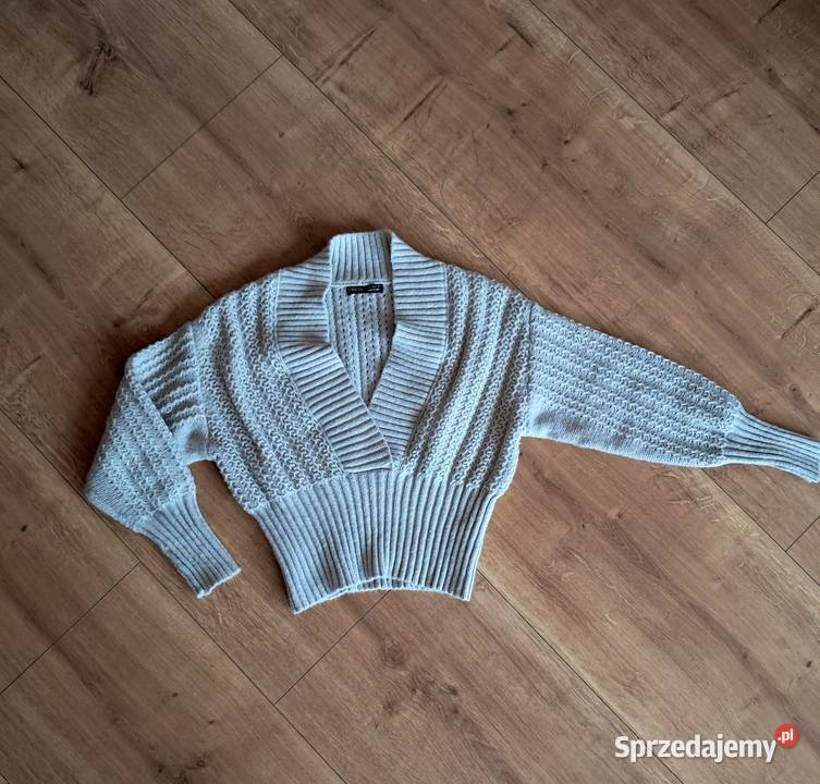 Krótki sweter damski vneck Łódź