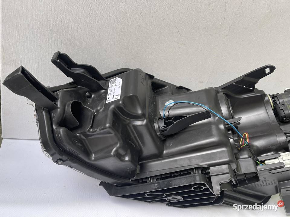 NISSAN QASHQAI J11 PRAWA LAMPA PRZÓD Ostroróg sprzedam
