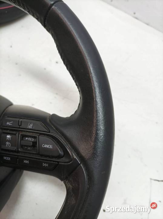 KIEROWNICA SKÓRZANA MULTIFUNKCJA Toyota Yaris IV