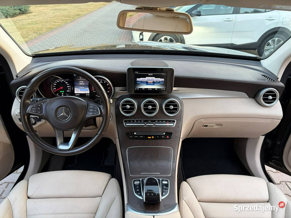 Mercedes GLC 250 Europa Skóry Hak LEDy ILS łopatki zmiany biegów Lipówki