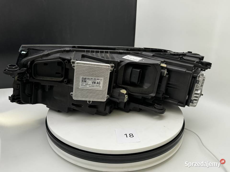 Lampa prawaVW TOUAREG III 761941082B Bydgoszcz sprzedam
