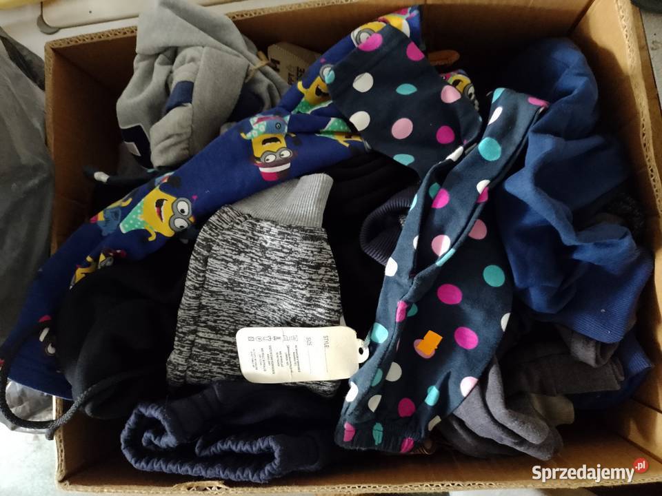 Pozostałości handlu czapki rękawiczki skarpetki łódzkie Rawa Mazowiecka sprzedam