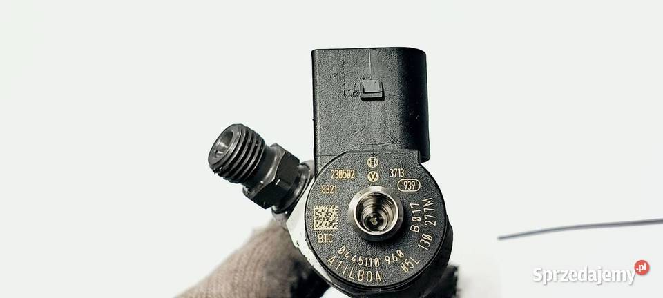 WTRYSKIWACZ AUDI A4 B9 QUATTRO 0445110960