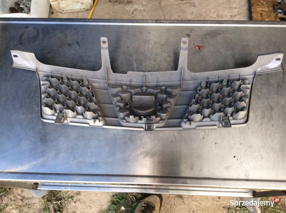 Gril Nissan Xtrial 0107r srebrny sprzedam