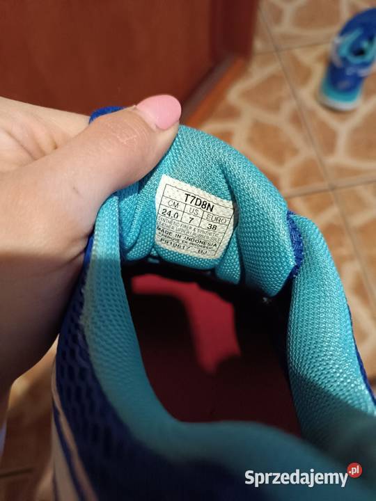 Sprzedam buty firmy Asics Obuwie sportowe Grudziądz