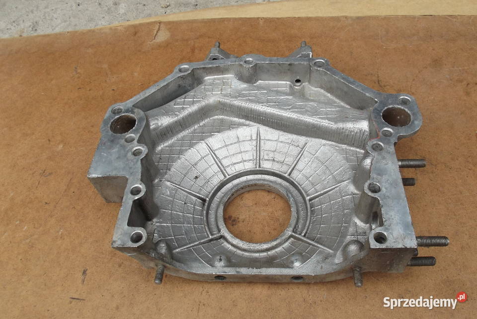 Pokrywa silnika przednia T 150 K nieuszkodzony Parczew