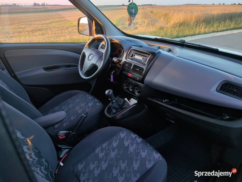 Opel Combo 2013 16 Diesel euro 5 Klima ASR (kontrola trakcji) Ostrów Mazowiecka sprzedam