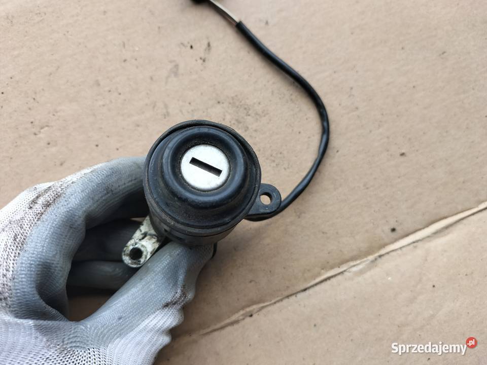 Audi 80 B3 B4 ZAMEK WKŁADKA BAGAŻNIKA lubelskie Kamień-Kolonia