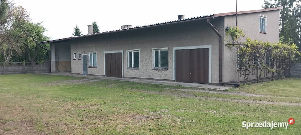 Dom jednorodzinnyduża działkabudynki na Kłomnice