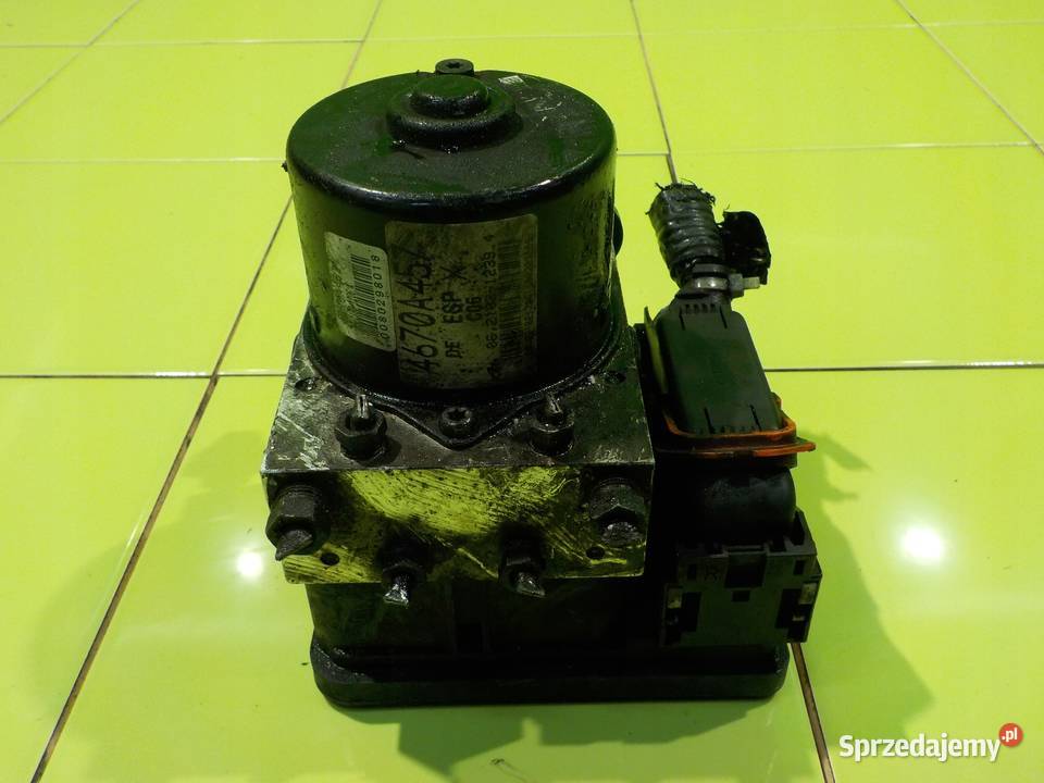 MITSUBISHI OUTLANDER II 20 DID 08r 5D pompa ABS mazowieckie Suków sprzedam