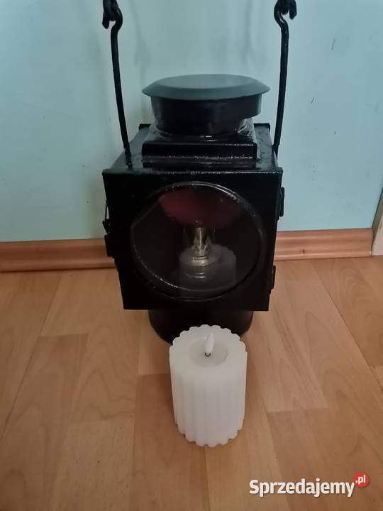 Stara lampa kolejowa na nafte Kraków