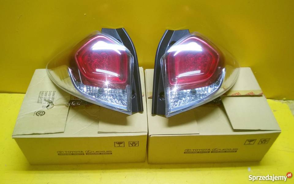 Toyota verso s 2015 2016 lampa tył lewa prawa dolnośląskie Wrocław